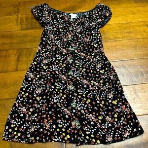 Sky & Sparrow babydoll dress. Floral / Black dress. Can wear off the shoulders.